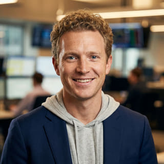 Immagine di profilo di Ryan Brooks, indicato come analista principale di trading presso Fortef Rendof